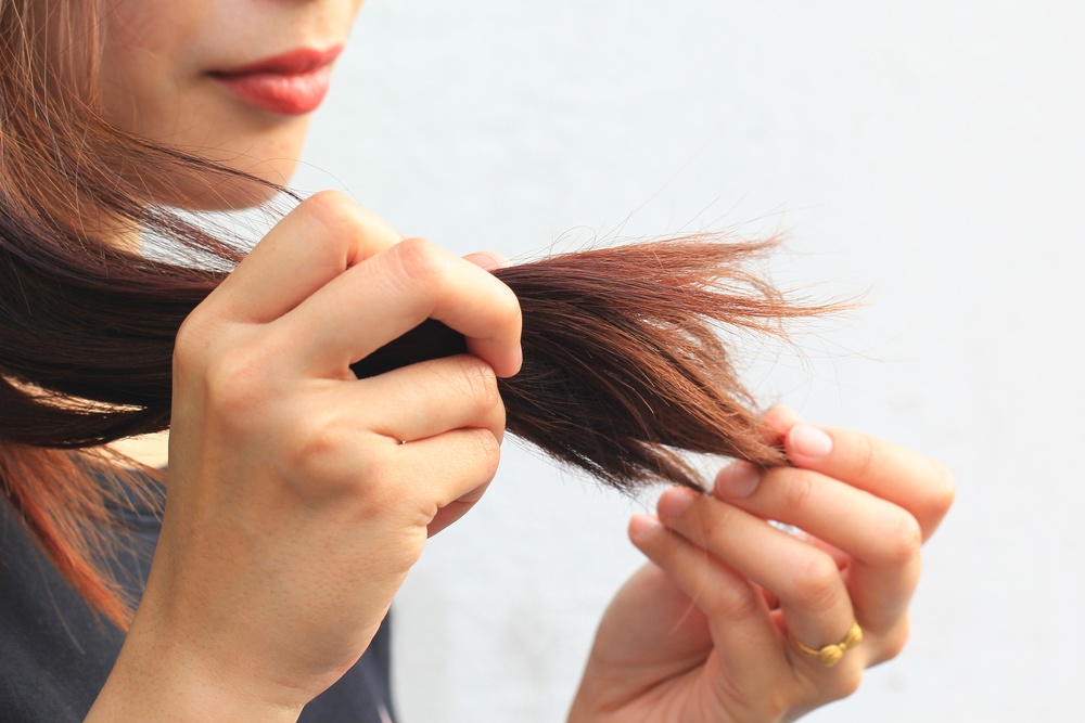 woman with split ends in her hair